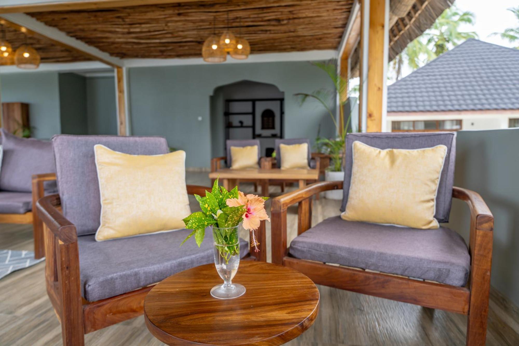 Mnana Beach Bungalows ピングウェ エクステリア 写真