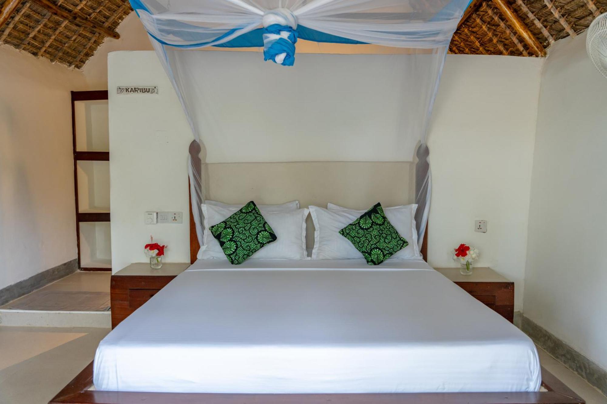 Mnana Beach Bungalows ピングウェ エクステリア 写真